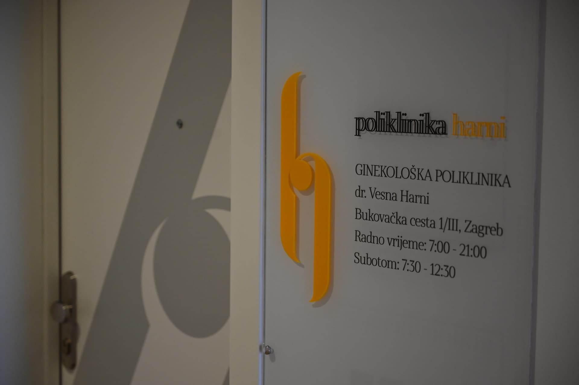 Poliklinika Harni – ulaz i radno vrijeme